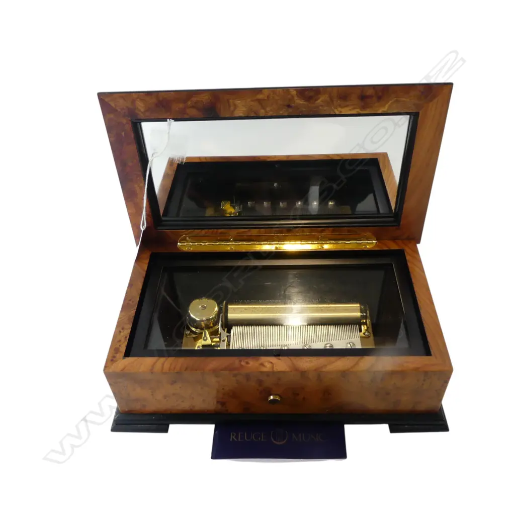 ANTIQUE STYLE INLAID MUSIC BOX Image 1++