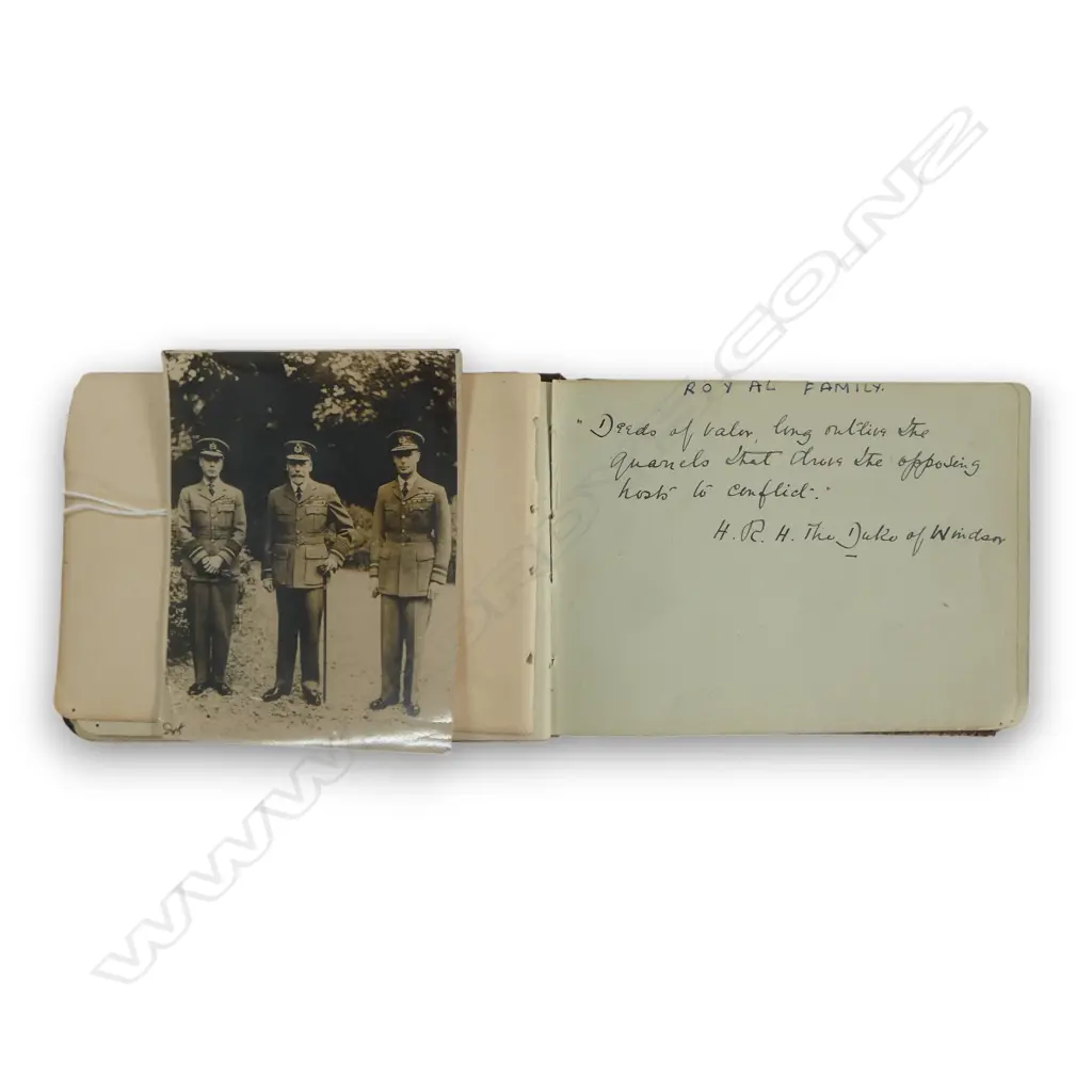 20thC AUTOGRAPHS BOOK WITH ENTRY 'DEEDS OF VELOR...' H.R.H THE DUKE OF WINDSOR' + PHOTO Image 1++
