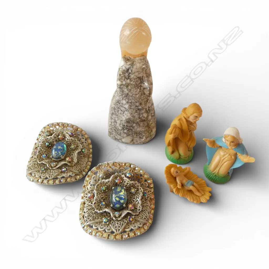 MARBLE CELTIC ANGEL GIRL FIGURINE H.130mm & THREE PLASTIC NATIVITY FIGURINES H.65mm+ PAIR VINTAGE SHOE BUCKLES Image 1++