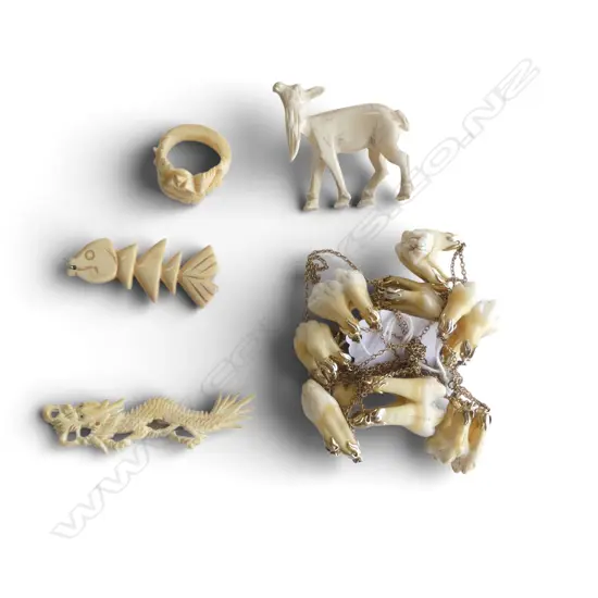 SELECTION OF BONE & IVORY ITEMS SOME FAULTS