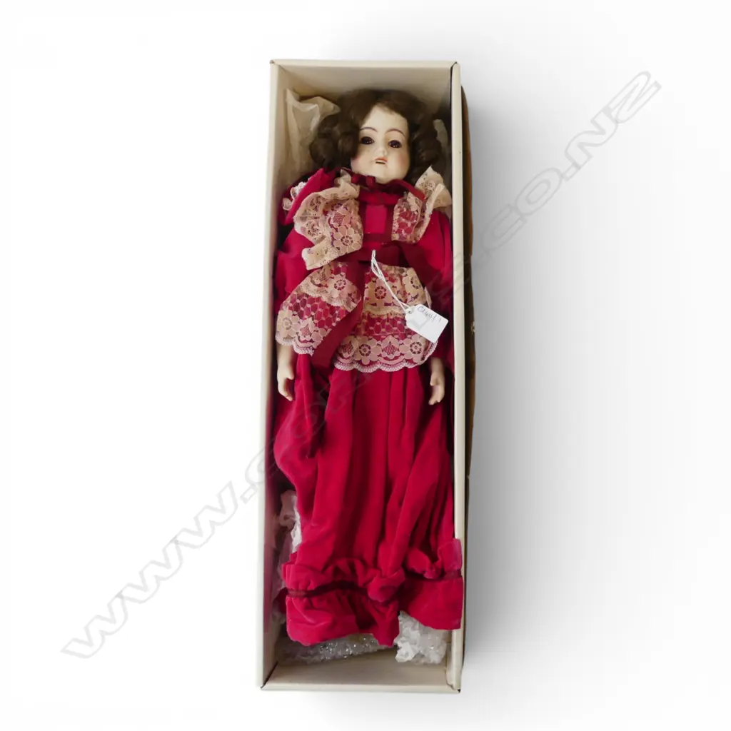 COLLECTORS DOLL, MADE IN JAPAN, BOXED H.480mm Image 1++