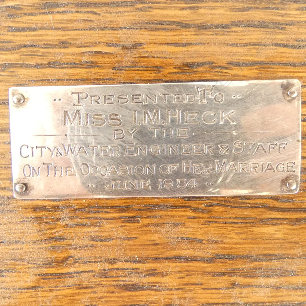 OAK CASED CUTLERY SET 1954 PLAQUE,  Image 1++