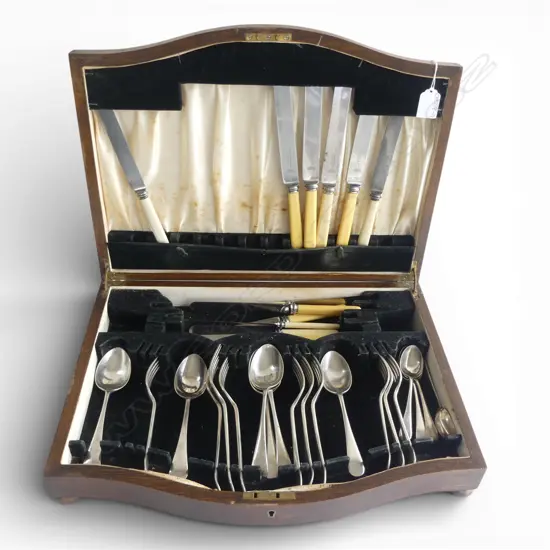 OAK CANTEEN OF ASST. CUTLERY Incl. IVORINE 'BONE' HANDLE BUTTER KNIVES