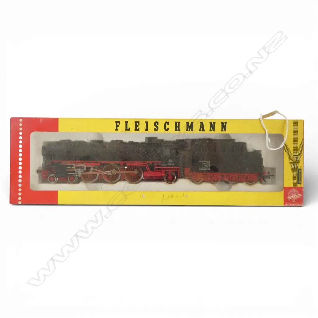 BOXED FLEISCHMANN HO DB LOCOMOTIVE & TENDER 1362 01 220 Image 1++
