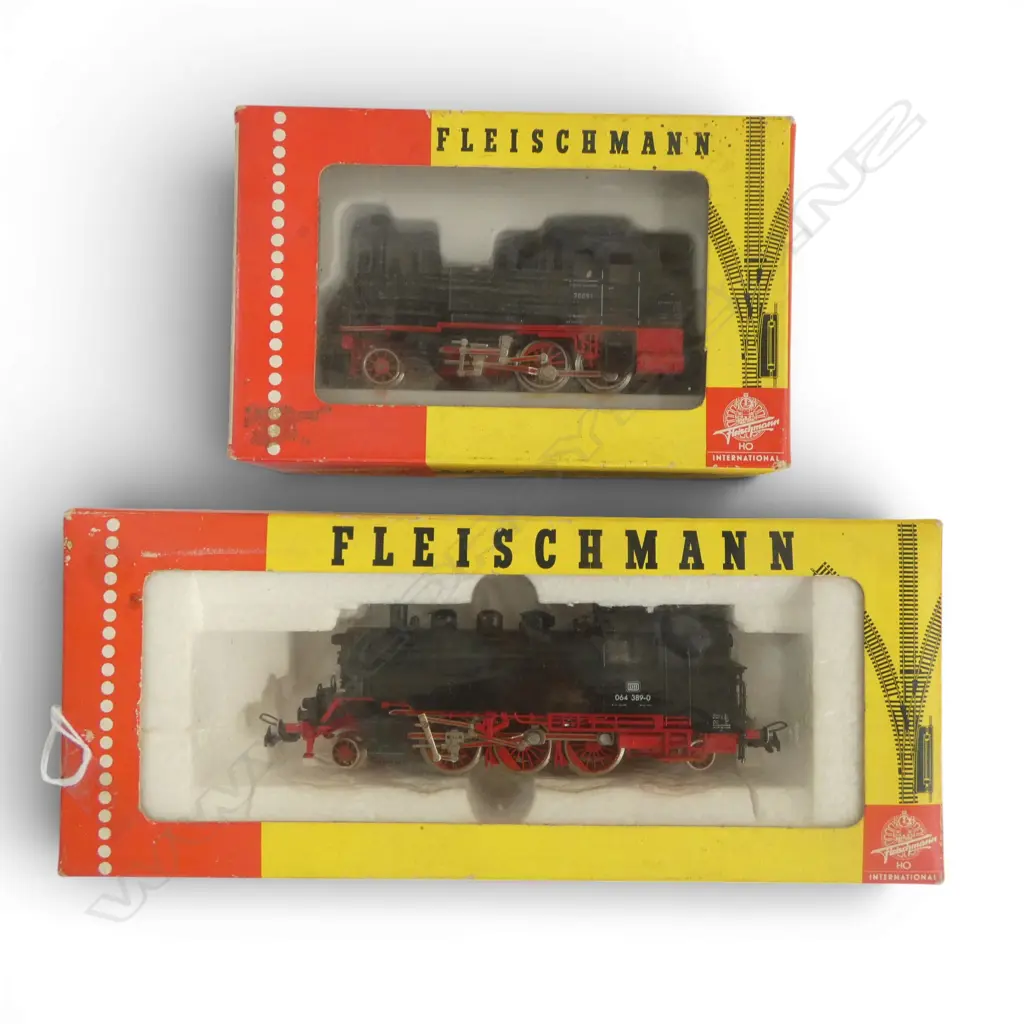 2 BOXED FLEISCHMANN HO DB TEAM LOCOMOTIVES 4016 70091 & 4064 064 389-0 Image 1++