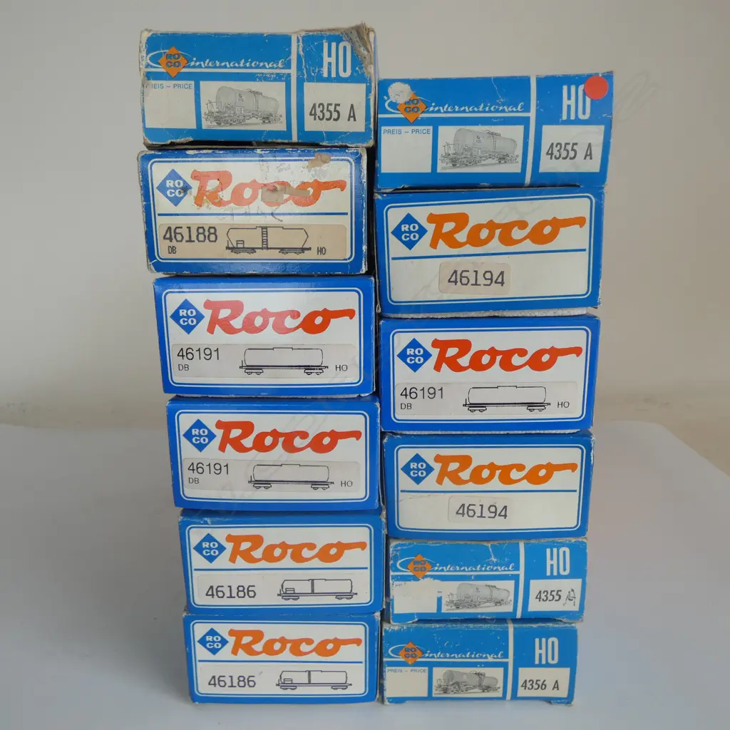 12 ASST. BOXED ROCO HO DB FLUID WAGONS  Image 1++