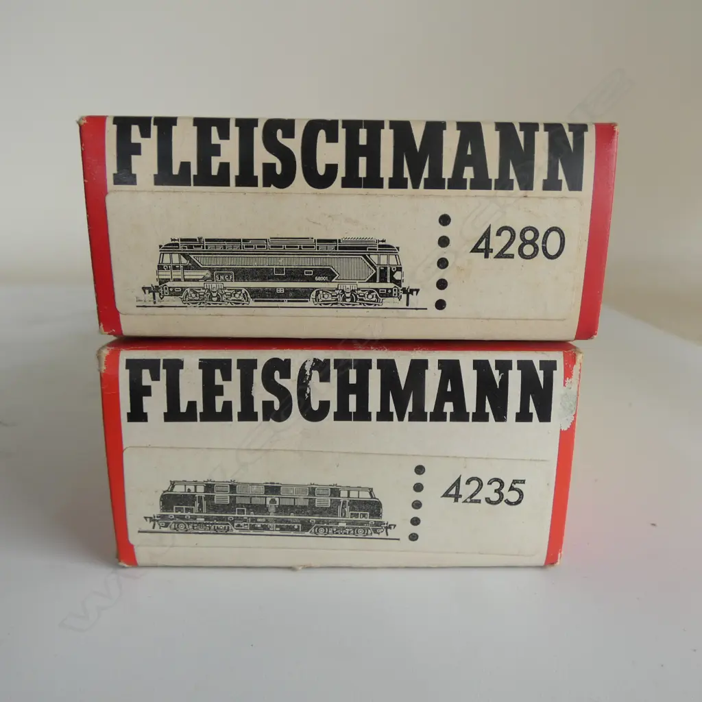 2 BOXED FLEISCHMANN HO DB DIESEL LOCOMOTIVE 4280 & 4235 221 131-6 Image 1++