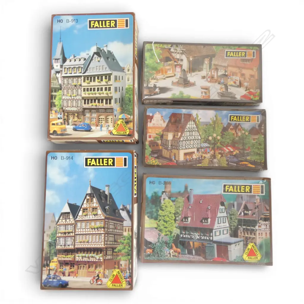 5 BOXED FALLER HO MODELS B-580, B-913, B-938, B-266 & B-914 Image 1++