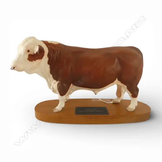 LARGE POLLED HEREFORD BULL BY BESWICK ON STAND . L.280mm