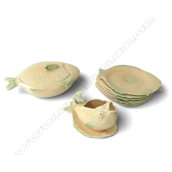 SHORTER & SON FISH SET, 6 PLATES TERRINE & GRAVY BOAT PLATES Dia 220mm