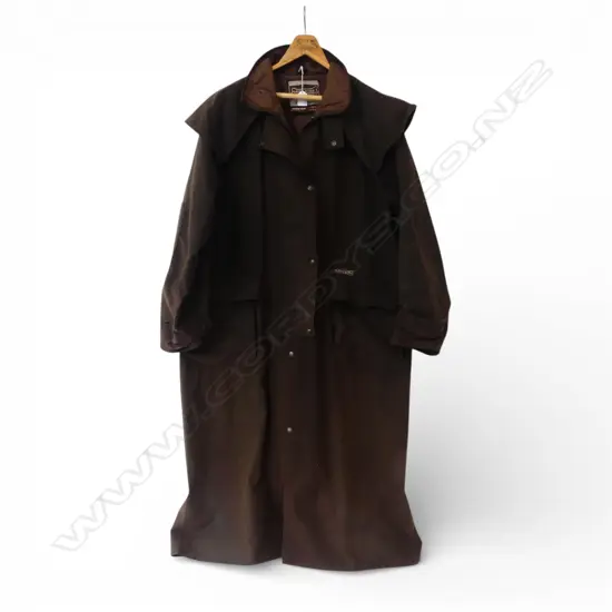DRIZA-BONE RIDING COAT SIZE 6 / L CH 110CM