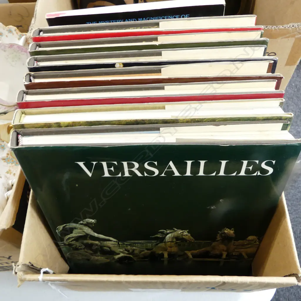 ASST. ART BOOKS Image 1++