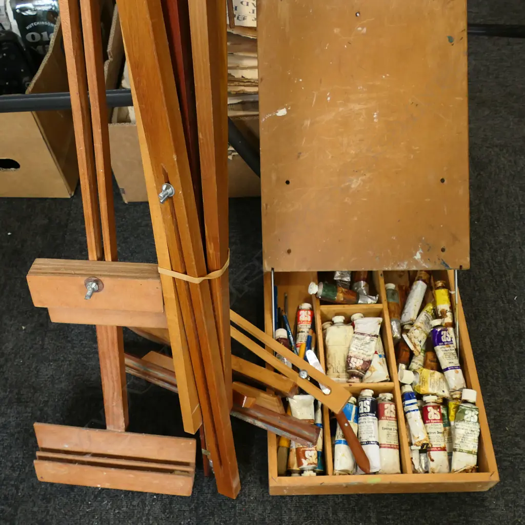 WOODEN ARTIST'S TRAVEL EASEL + PAINT BOX Image 1++