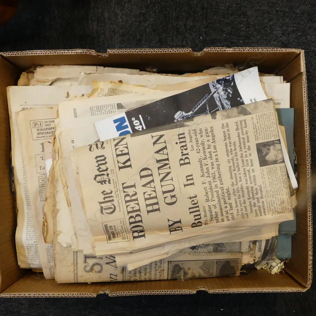 COLLECTION OF EARLY 20thC NEWS PAPERS & EPHEMERA Incl. WWII VICTORY, MAN ON THE MOON, ASSASSINATION etc Image 1++