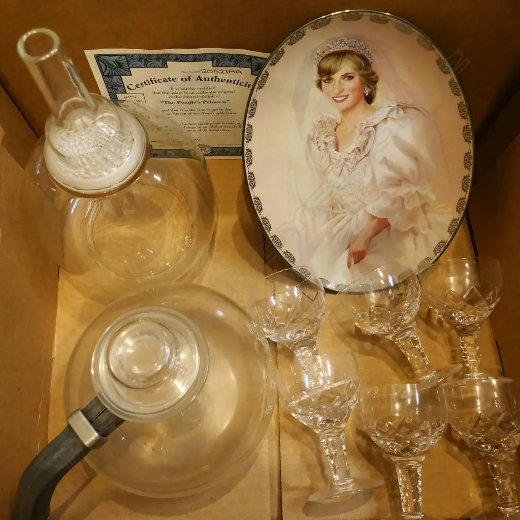 BRADFORD 'THE PEOPLE'S PRINCESS' FIRST ISSUE BOXED & ASST. CRYSTAL & GLASS Image 1++