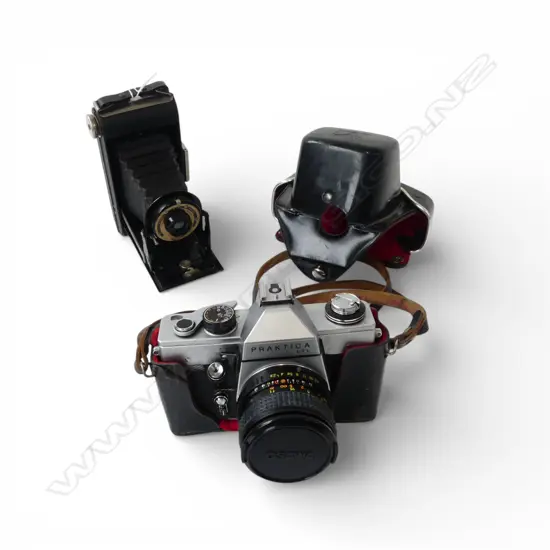 2 VINTAGE CAMERAS