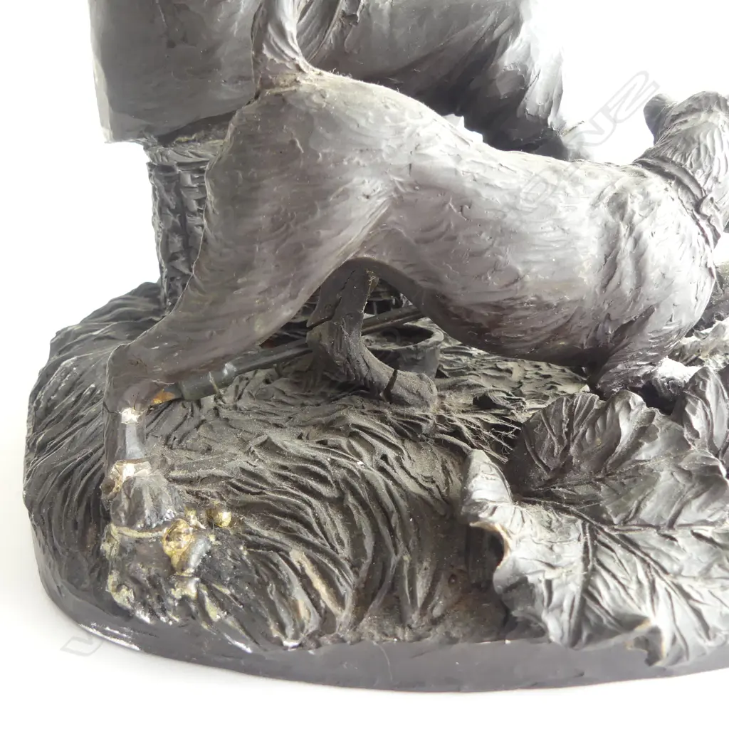 BRONZED RESIN SCULPTURE of a fisherman w fish & dog M.220mm. The rod broken Image 1++