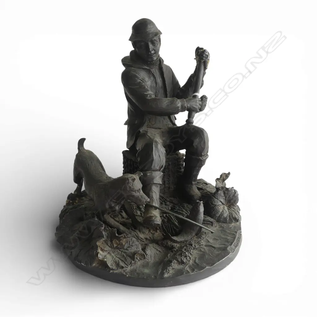 BRONZED RESIN SCULPTURE of a fisherman w fish & dog M.220mm. The rod broken Image 1++