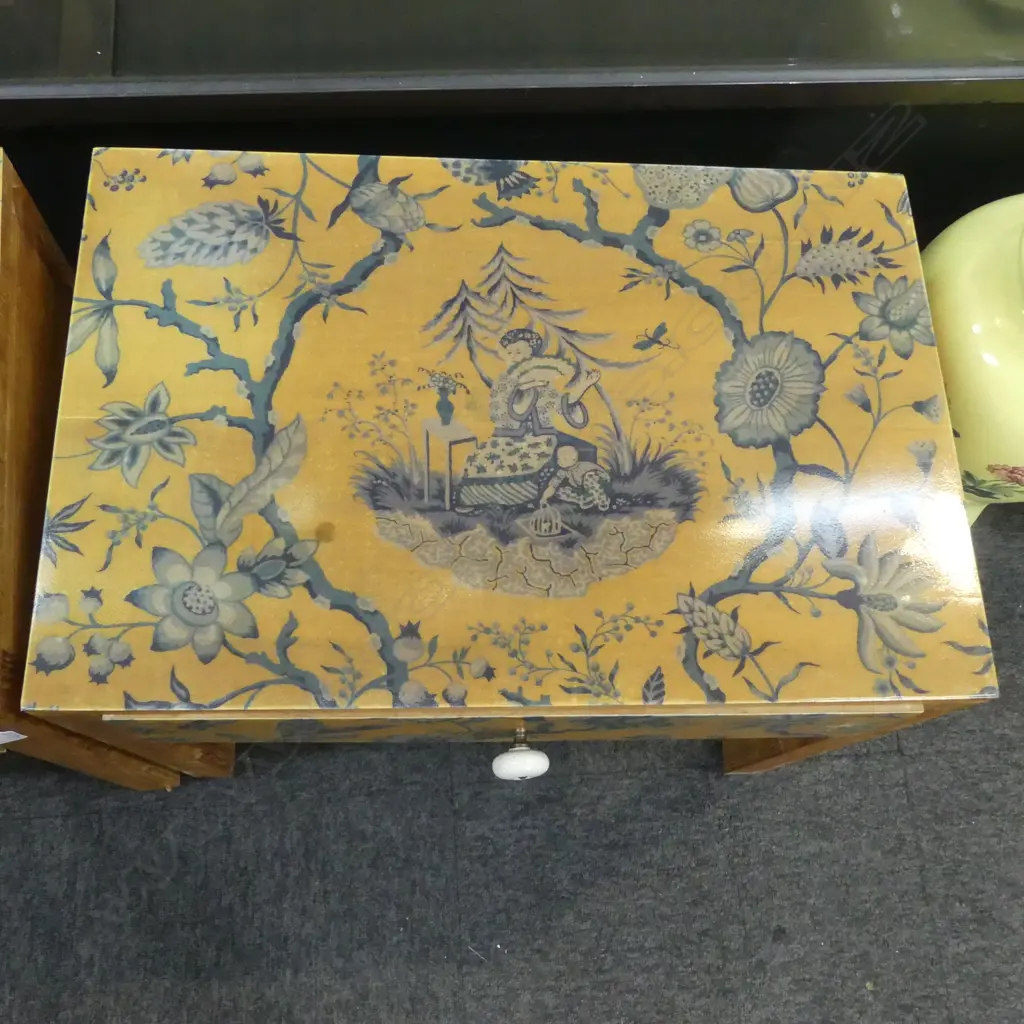 PR BEDSIDE TABLES with applied chinese blue & beige prints 605x405x505mm Image 1++