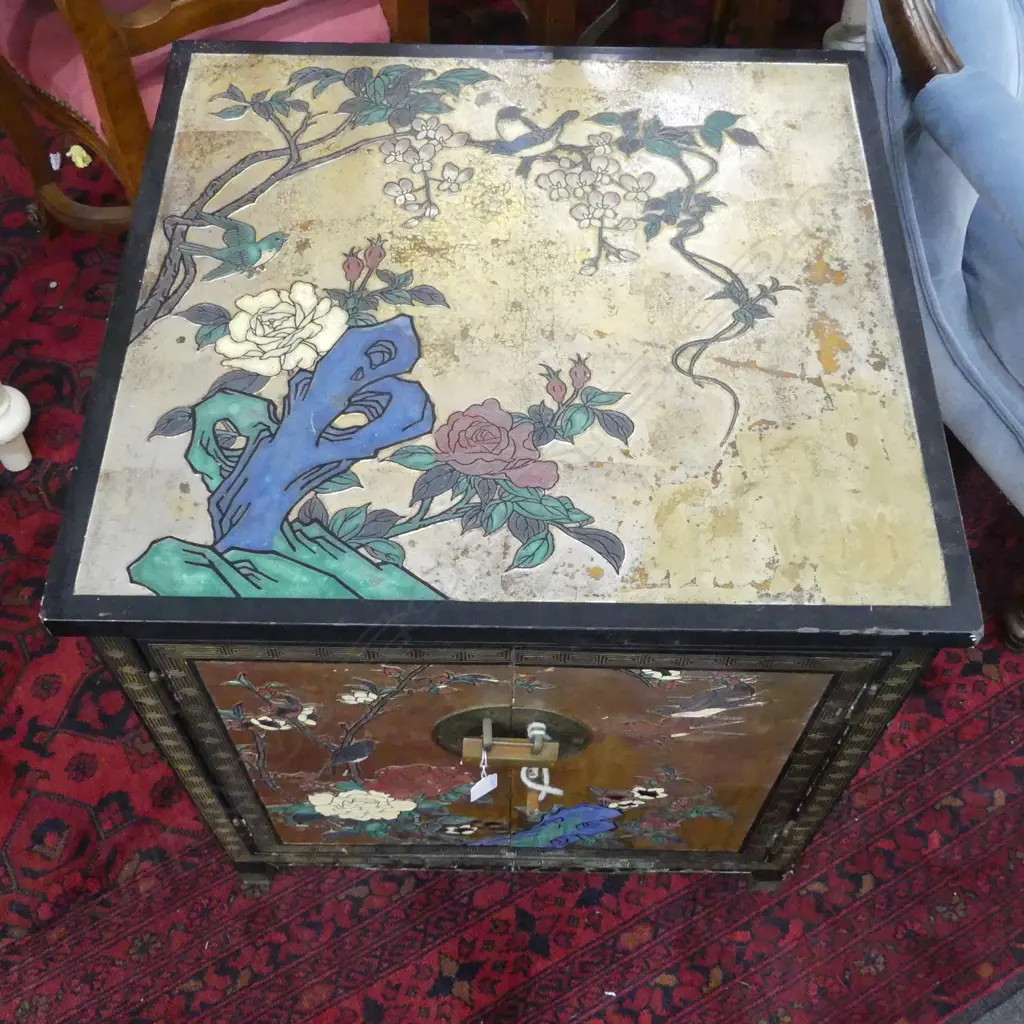 ORIENTAL CABINET faults 585x545x635mm  Image 1++