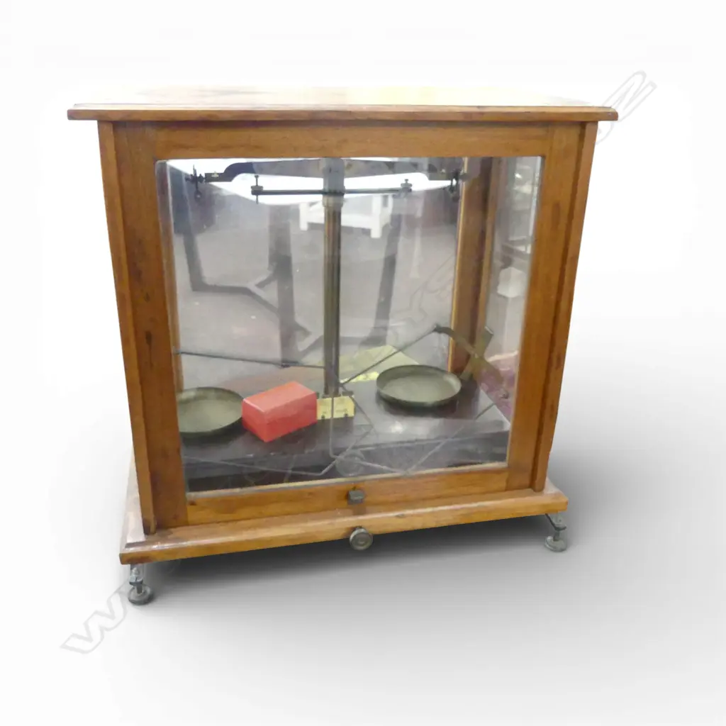 CASED SCALES, GRIFFIN & TATLOCK 450x250x435mm Image 1++