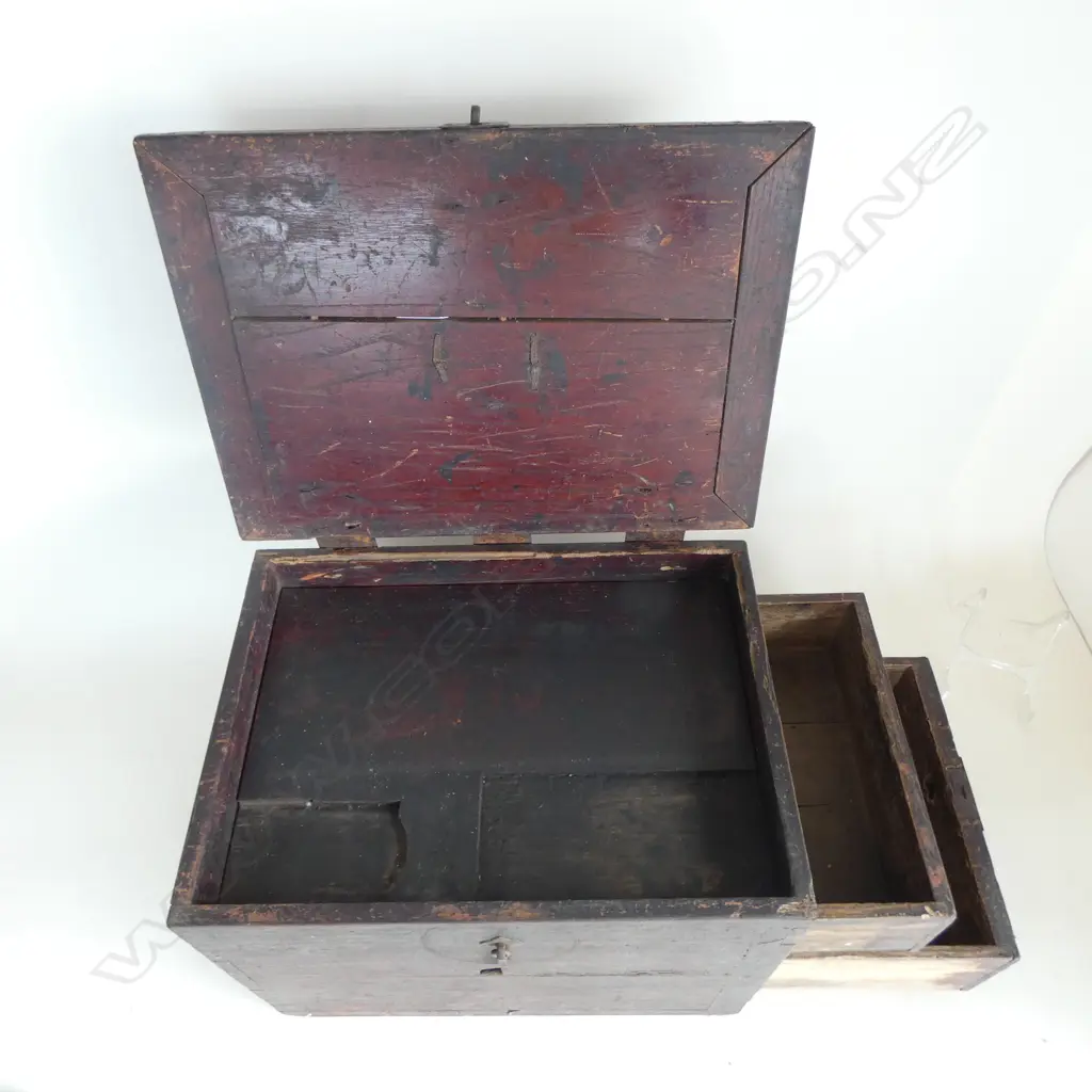 19thC JAPANESE CALIGRAPHERS BOX with drawers & lift top showing age & red lacquer W.345mm Image 1++