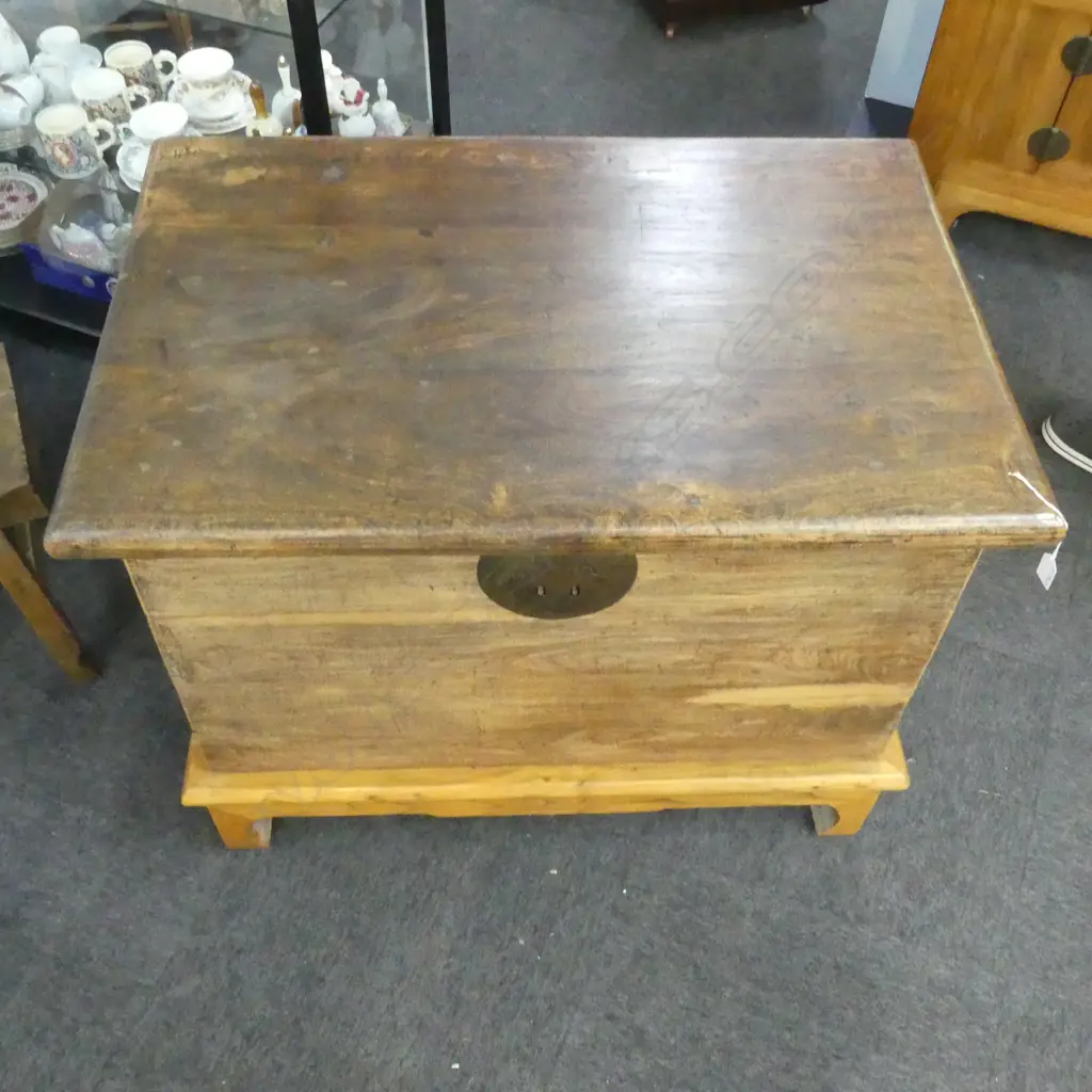 ANTIQUE CHINESE LIDDED CHEST 930x610x720mm Image 1++