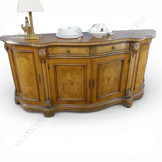 20thC EUROPEAN WALNUT SERPENTINE FRONT SIDEBOARD 2080x540x845mm