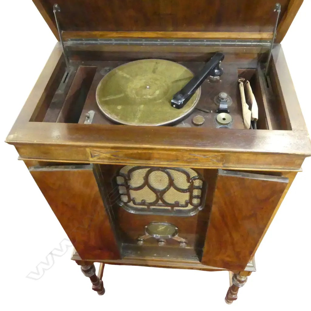 FLOOR STANDING RADIO CABINET 720x445x1280mm Image 1++