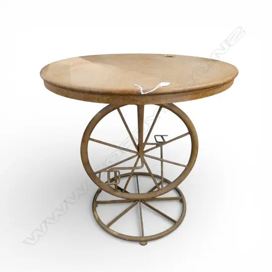 METAL TABLE w. PEDAL WHEEL BASE H.710mm, 710mm dia