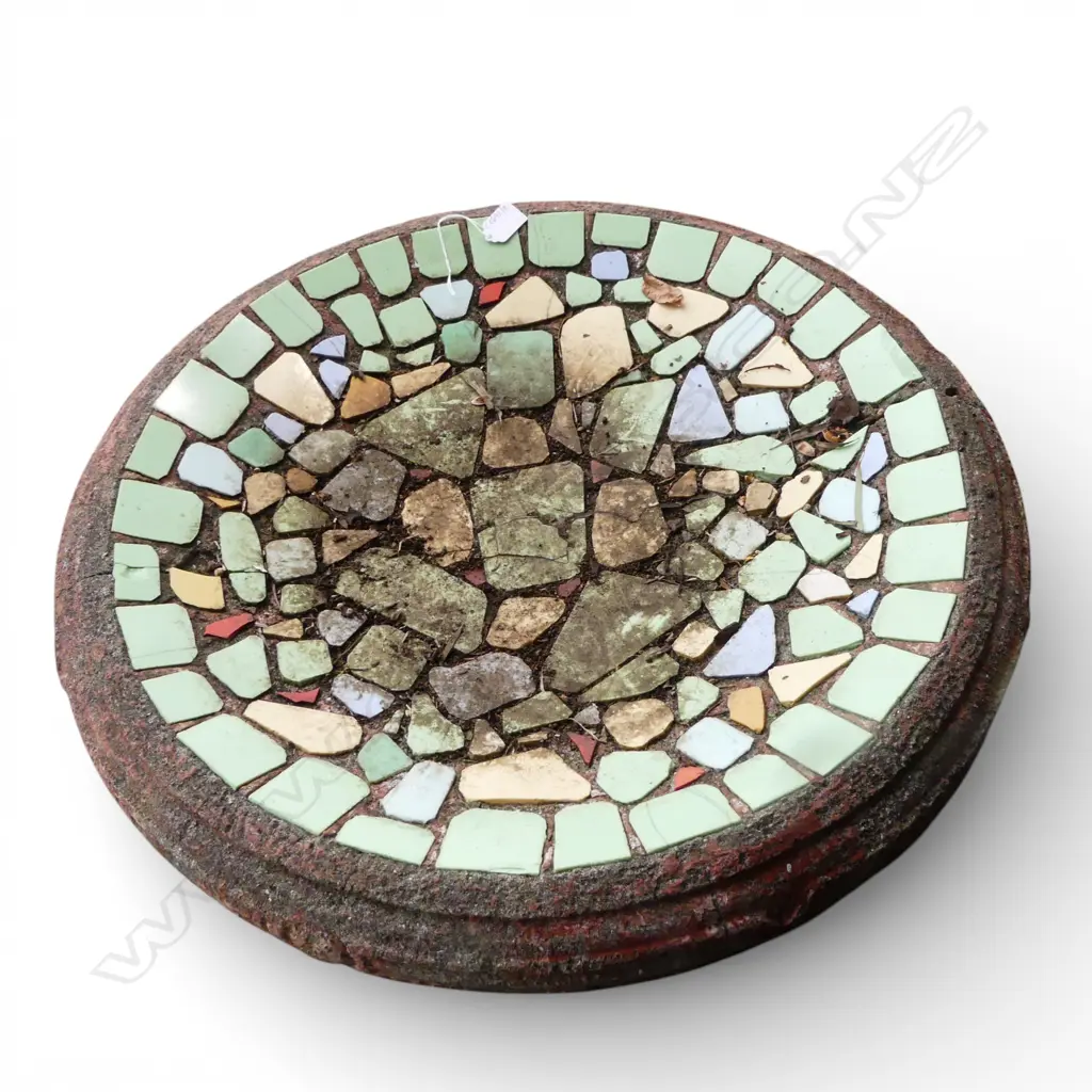 CONCRETE BIRD BATH w. MOSAIC BOWL Image 1++