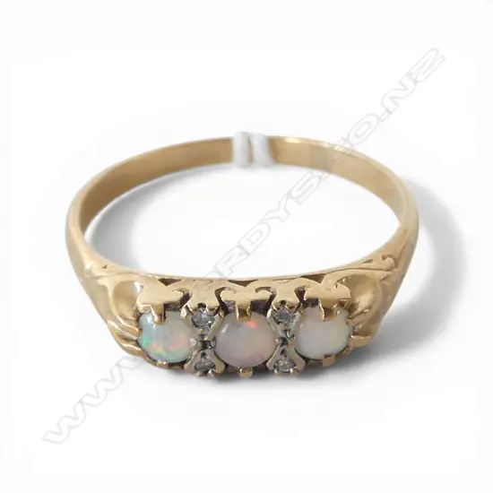 VINTAGE 9ct GOLD 3 OPAL & 4 small DIAMOND RING 2.7gms  SIZE V