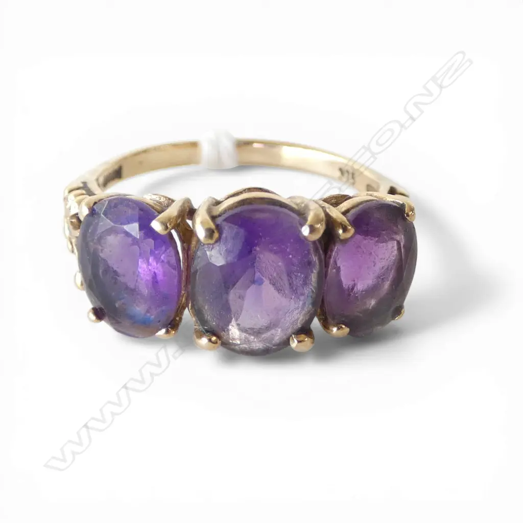 9ct Y/GOLD & LGE facet cut oval AMETHYST RING 2.86gms SIZE N1/2 Image 1++