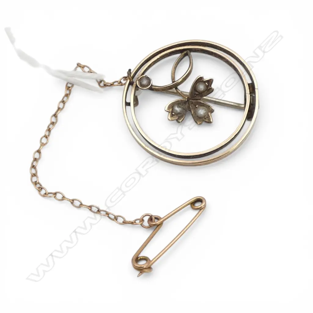 9ct GOLD BROOCH w SEED PEARL DETAIL, 2.11gm, metal bar Image 1++
