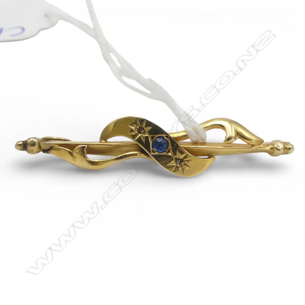 9CT & SAPPHIRE BAR BROOCH 1.7gms Image 1++