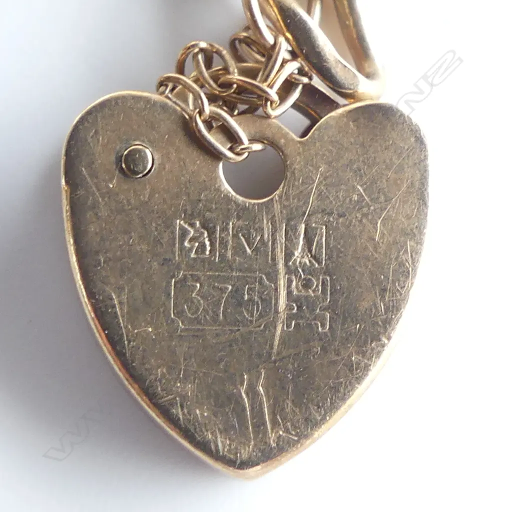 9ct GOLD BRACELET 5.15gms HEART WITH FAULTS Image 1++