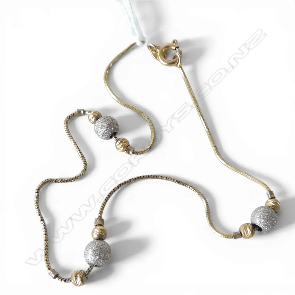 9ct GOLD ANKLE CHAIN w 3 white gold balls 2.43gms Image 1++