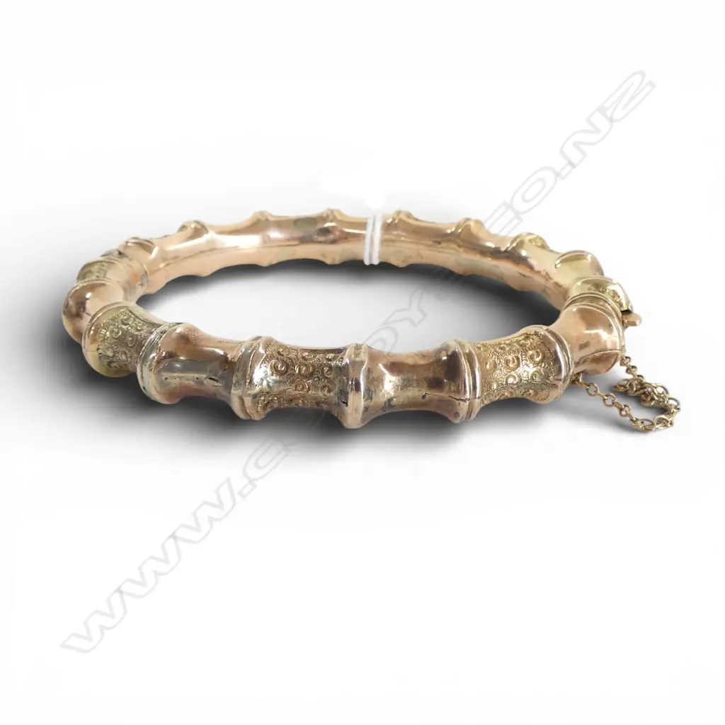 9ct BAMBOO FORM BRACELET, hinged w safety chain, 11.93gm  Has been REPAIRED Image 1++