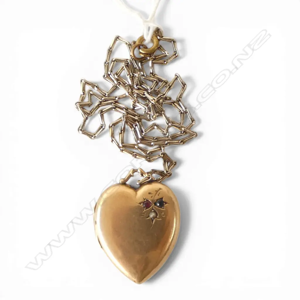 9ct RED STONE AND SEED PEARL LOCKET 4.10gm (not closing) on plated chain Image 1++