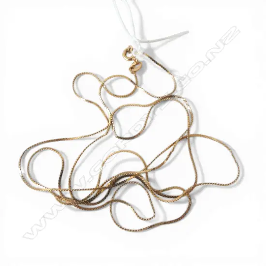 9ct GOLD FINE LONG NECK CHAIN L.740mm. 1.6gms