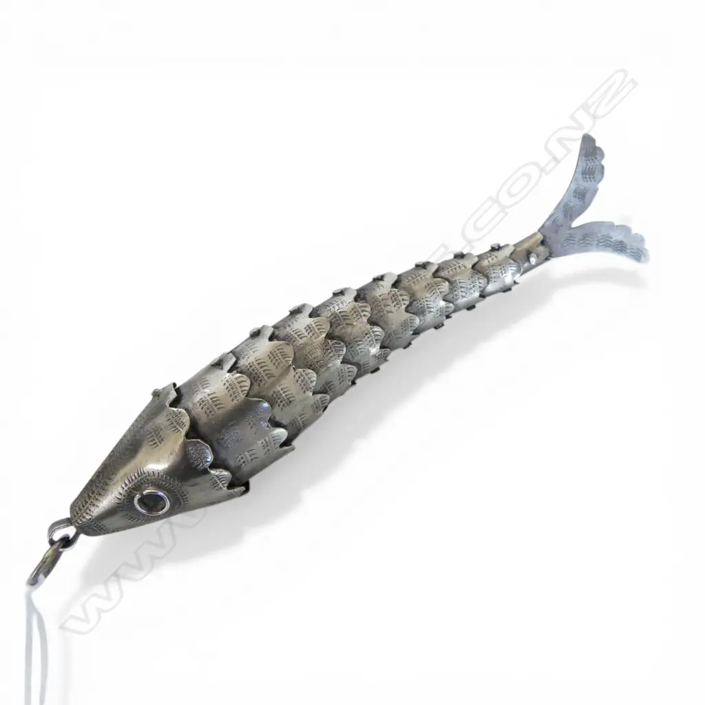 SILVER METAL ARTICULATED FISH BROOCH L.100mm Image 1++