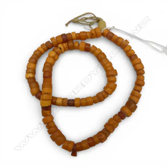 OLD TIBETAN AMBER NECKLACE, L.600mm