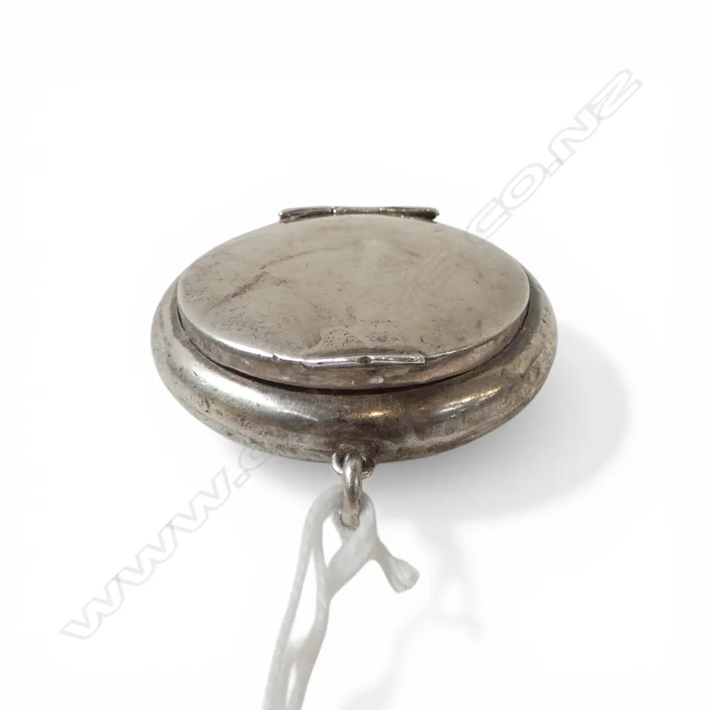 S/SILVER PENDANT COMPACT TOTAL WEIGHT 9GMS Image 1++