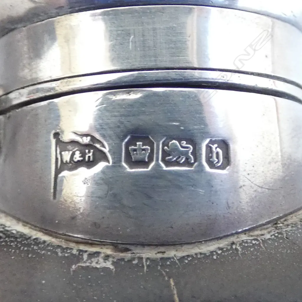 STG SILVER, LEATHER & GLASS FLASK, SHEFFIELD 1900; LEATHER CASING FAULTED & CAP DENTED Image 1++