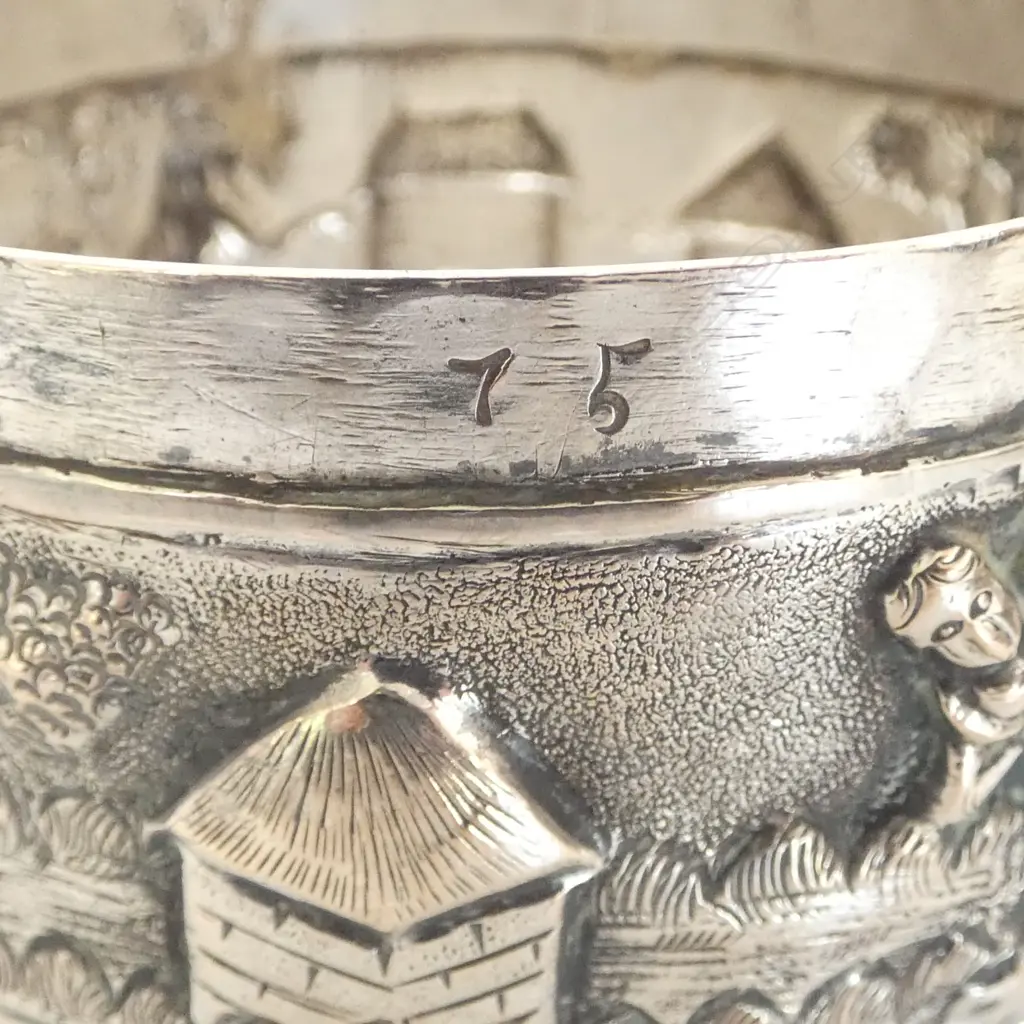 .800 SILVER BOX embossed Indian design 120gms Image 1++