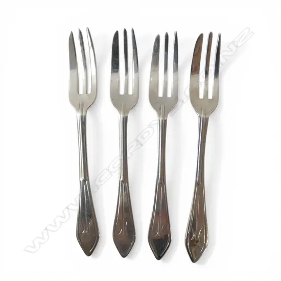 4 STG SILVER SPORKS 51gms