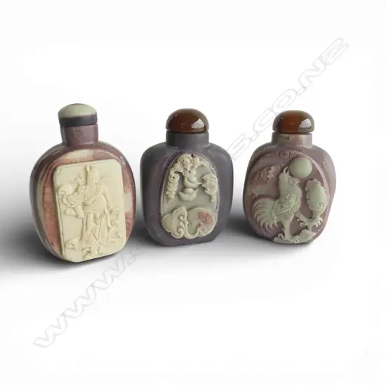 THREE CHINESE CARVED SOAPSTONE SNUFFBOTTLES 80mm (H) 