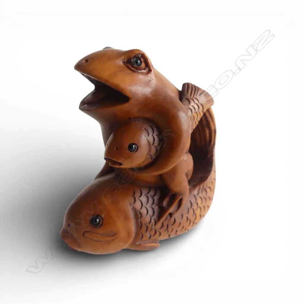JAPANESE WOOD CARVED NETSUKE of a frog & fish, signed, JADE & STONE Image 1++