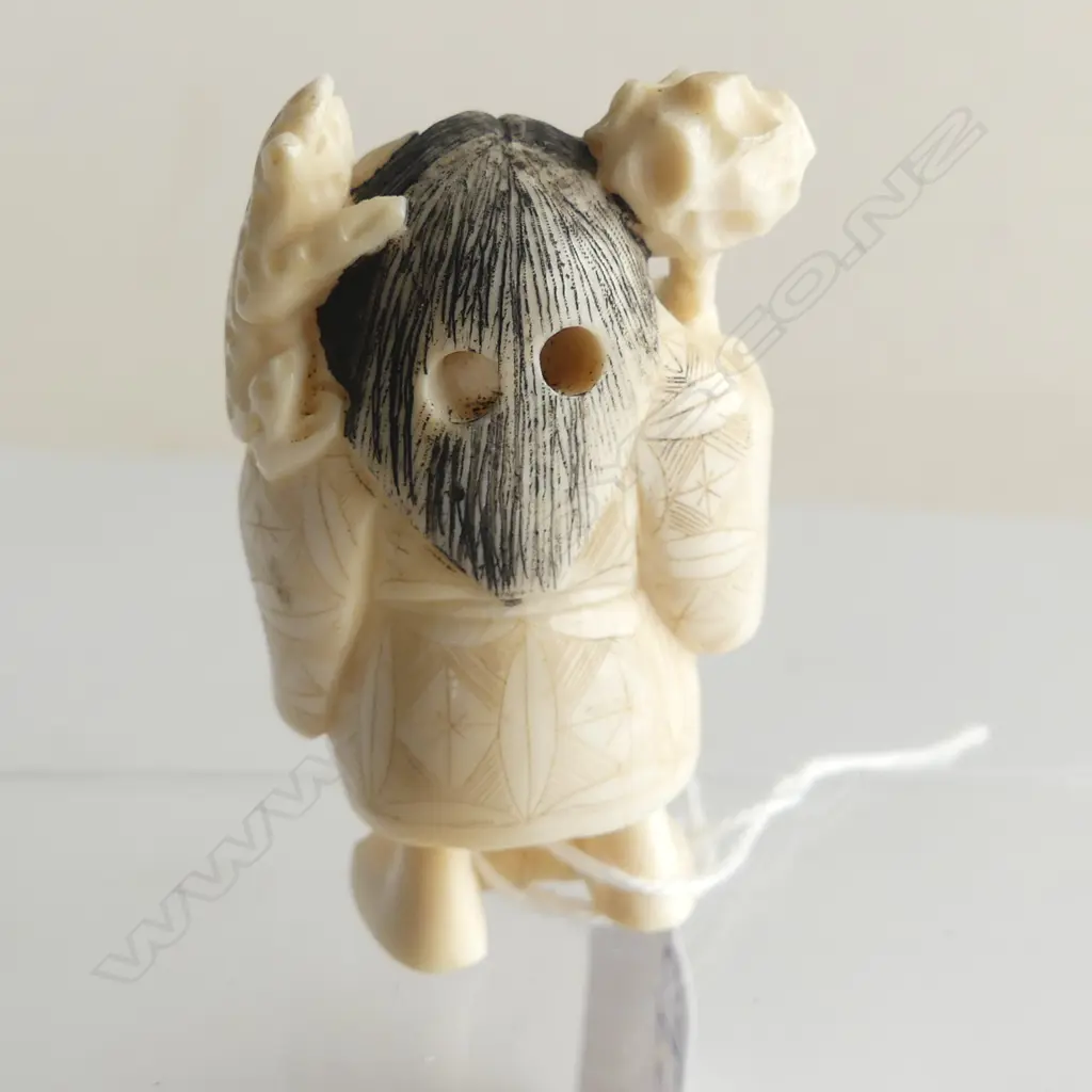 JAPANESE CARVED IVORY NETSUKE signed H.55mm Image 1++