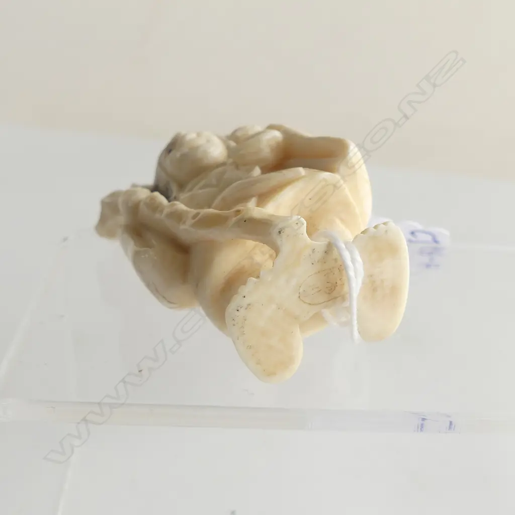 JAPANESE CARVED IVORY NETSUKE signed H.55mm Image 1++
